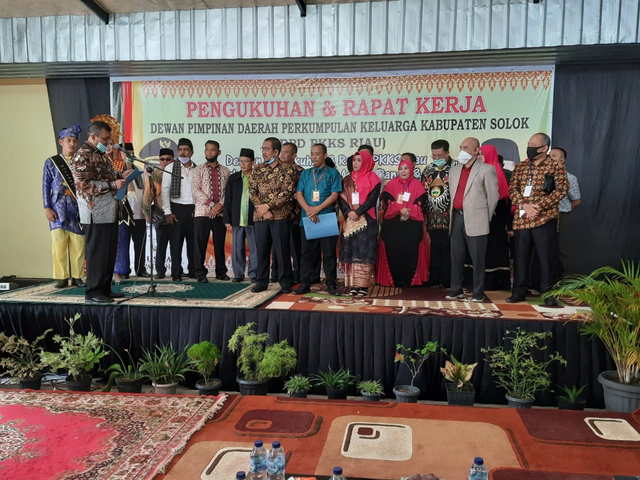 Bupati Solok Gusmal ketika Pengukuhan DPD Perkumpulan Keluarga Kabupaten Solok Prov. Riau