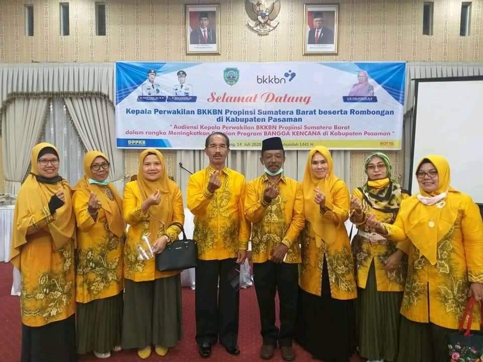 Rombongan BKKBN Sumbar disambut Bupati Pasaman