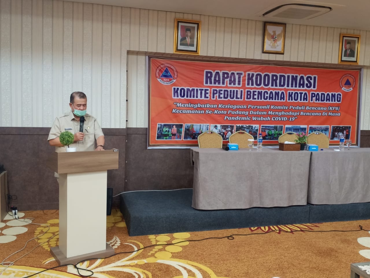 Wagub Sumbar, Nasrul Abit, menutup Rakor Komite Peduli Bencana Kota Padang, Senin (27/7/2020).