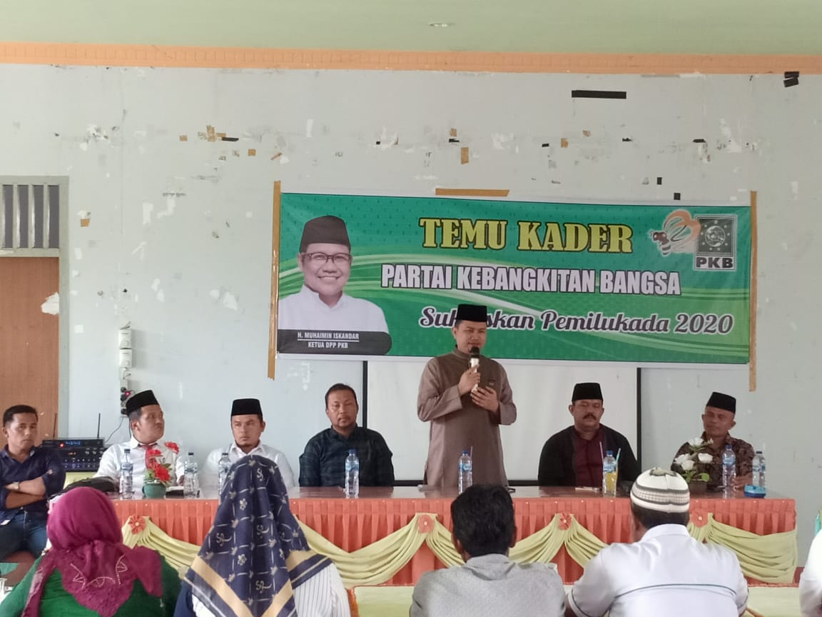 Balonbup Sijunjung dari Koalisi Keumatan di hadapan para pendukungnya