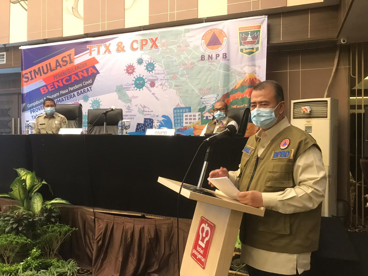 Wakil Gubernur Sumbar, Nasrul Abit, memberikan sambutan acara Simulasi Penanggulangan Bencana di masa Pandemi.