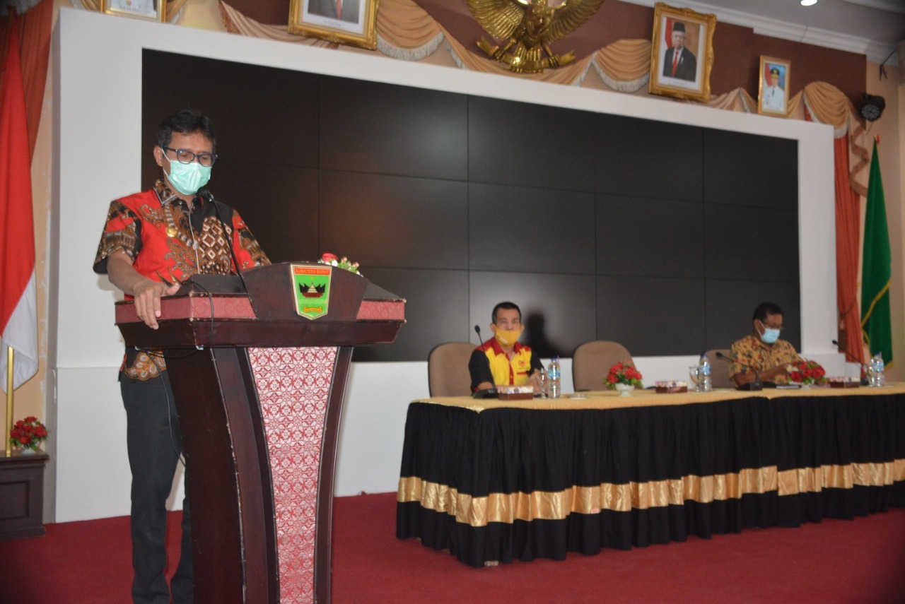 Gubernur Sumbar, Irwan Prayitno, dalam rapat pembahasan pelaksanaan Pekan Olah Raga Provinsi Sumbar, di Padang, Kamis (27/8/2020).
