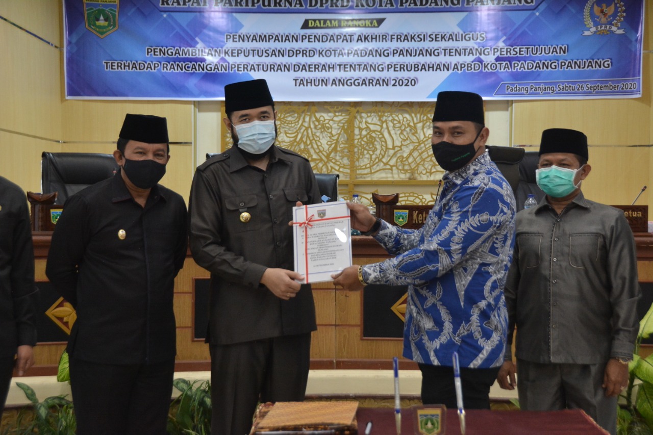 Wako Padang Panjang saat kesepakatan APBD P 2020 disepakati