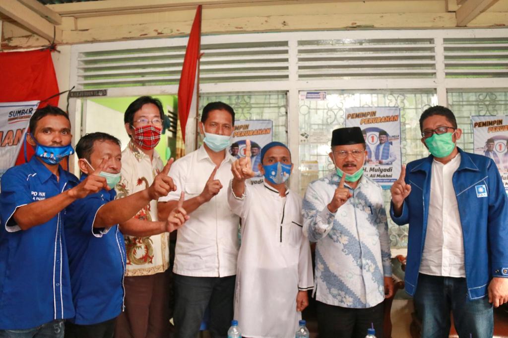 Ali Mukhni di Kota Padang