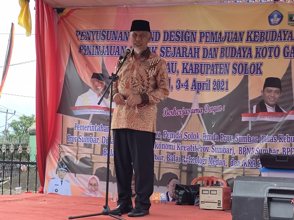 Gubernur Sumbar, Mahyeldi, minta pemerintah Kab. Solok dan Pemangku Adat mewariskan nilai-nilai adat Minangkabau kepada generasi muda.