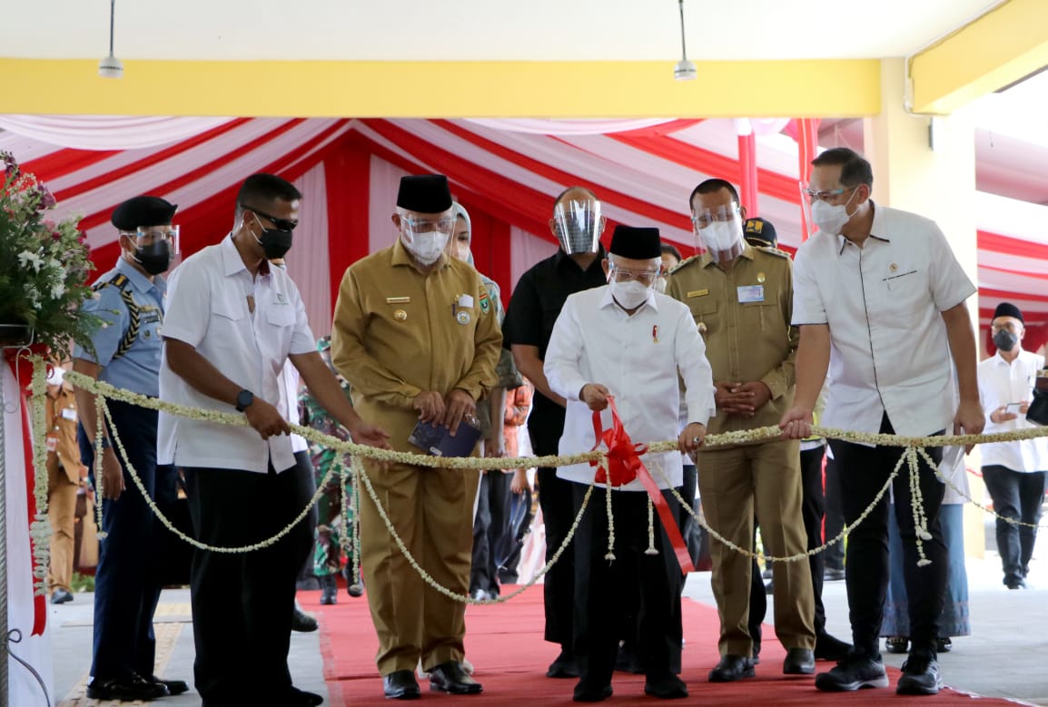 Wakil Presiden RI, Makruf Amin, saat meresmikan Pasar Rakyat Pariaman, Selasa (6/4/2021).