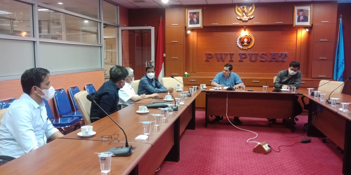 Suasana pertemuan antara pengurus PWI Pusat dan Pemerintah Provinsi Sultra bersama pengurus PWI Sultra di Kantor PWI Pusat, Rabu (7/4/2021).