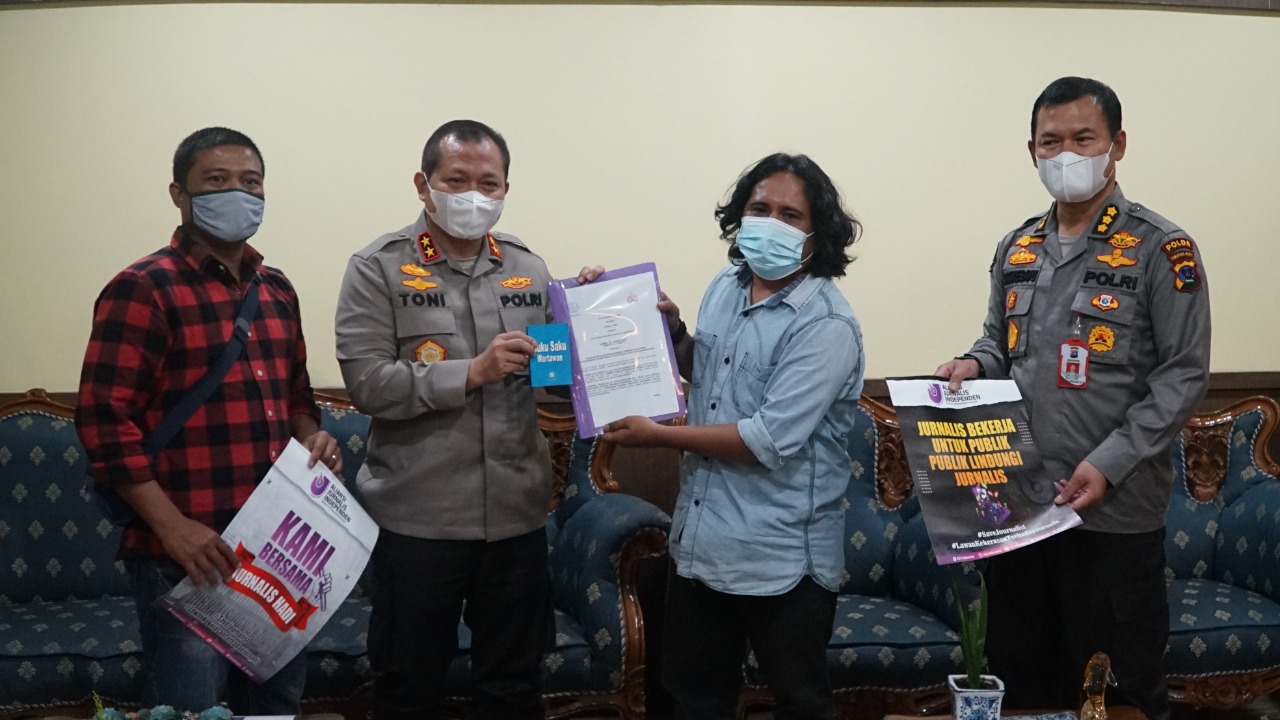 Kapolda Sumbar, Irjen Pol Toni Harmanto, menerima kunjungan Ketua AJI Padang, Aidil Ichlas, Selasa (20/4/2021).