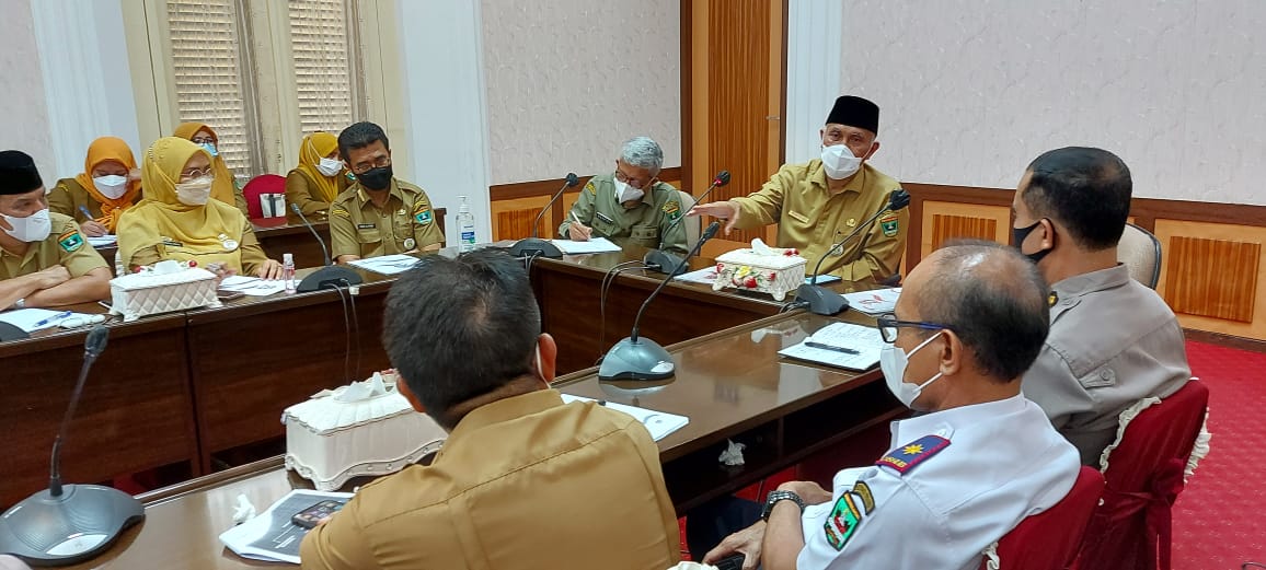 Gubernur Sumbar, Mahyeldi, dalam Rapat Koordinasi perencanaan kegiatan Tour de PDRI, di Padang, Selasa (27/4/2021).