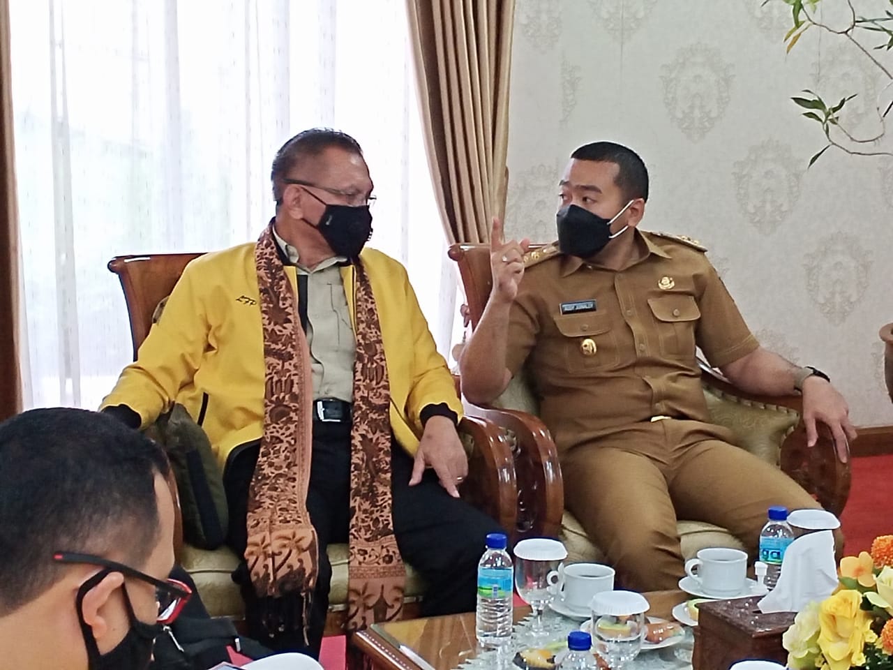 Wakil Gubernur Sumbar, Audy Joinaldy, menerima kunjungan rombongan Komisi I DPR RI, di ruang VIP BIM, Selasa (25/5/2021).
