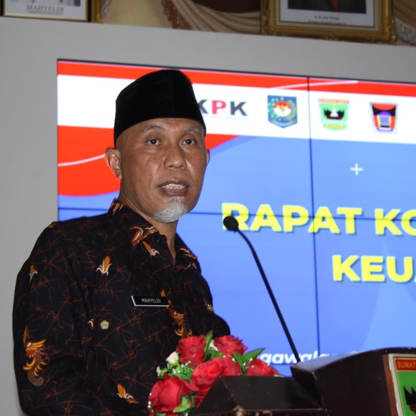 Gubernur Sumbar, Mahyeldi, memberikan sambutan pada Rakorwasin se Sumbar, di Padang, Kamis (3/6/2021).