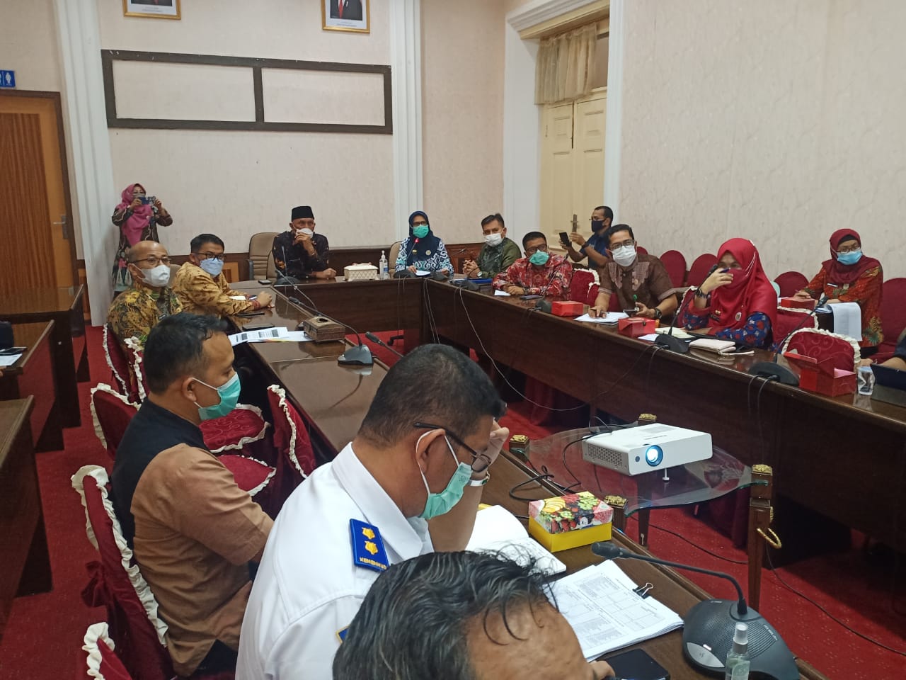 Gubernur Sumbar, Mahyeldi, dan jajarannya Rakor Pemanfaatan Kawasan Teluk Bayur bersama PT. Pelindo II di Padang.