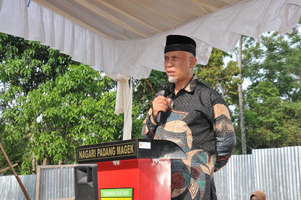 Gubernur Sumbar, Mahyeldi, saat meresmikan Pembangunan Komplek Perguruan SMP IT Qurrata Ak Yun di Jorong Bulakan, Nagari Padang Magek, Kecamatan Rambatan, Kab.Tanah Datar, Jumatm(25/6/2021).