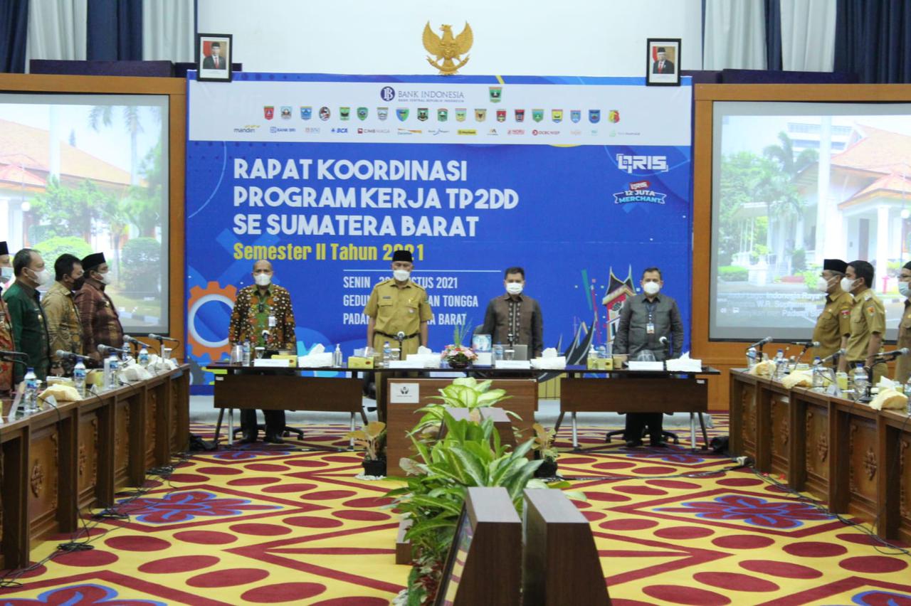 Gubernur Sumbar, Mahyeldi, dalam rapat koordinasi TP2DD kedua se-Sumbar di Padang, Senin (30/8/2021).