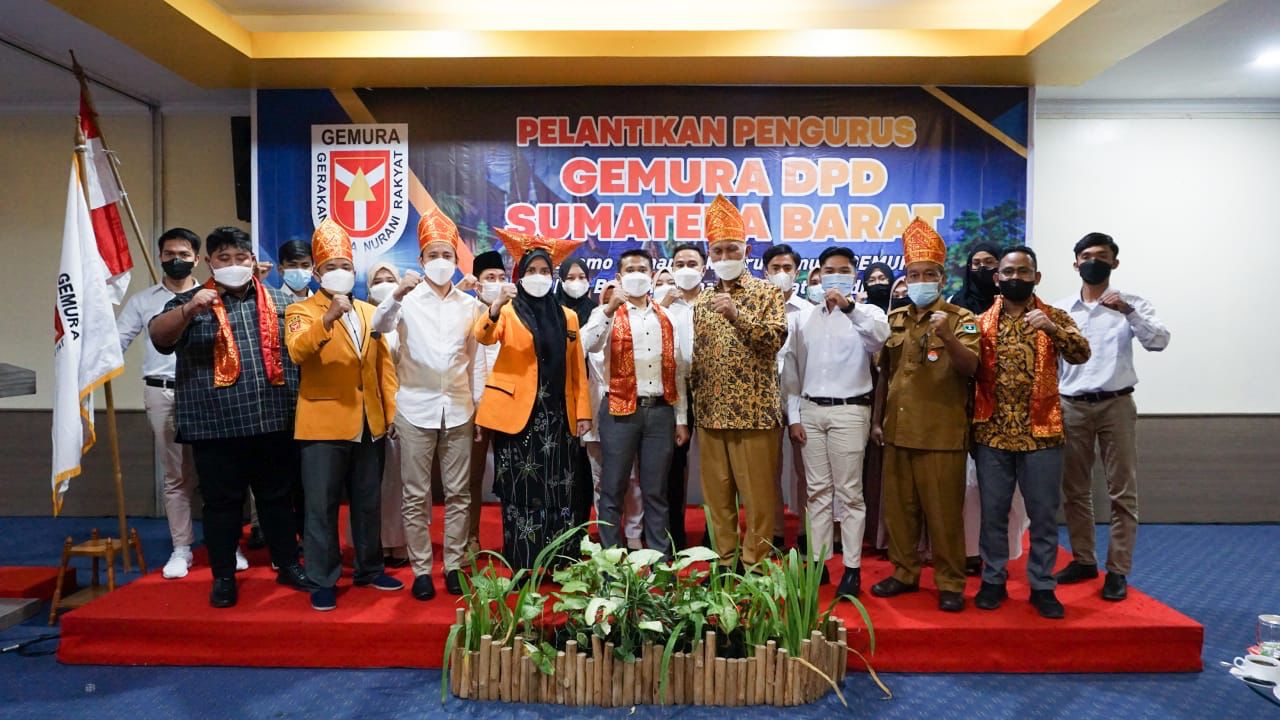 Gubernur Sumbar, Mahyeldi, menghadiri pelantikan Pengurus Gerakan Muda Nurani Rakyat (GEMURA) DPD Sumatera Barat yang diselenggarakan di Hotel Truntum Padang, Senin (27/9/2021).