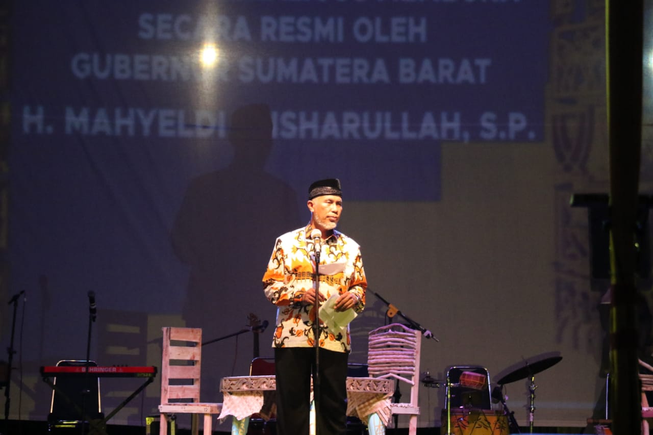 Gubernur Sumbar, Mahyeldi Datuak Marajo, membuka Festival PKD Sumbar 2021, Jumat (1/10) di Taman Budaya Sumbar, Padang.