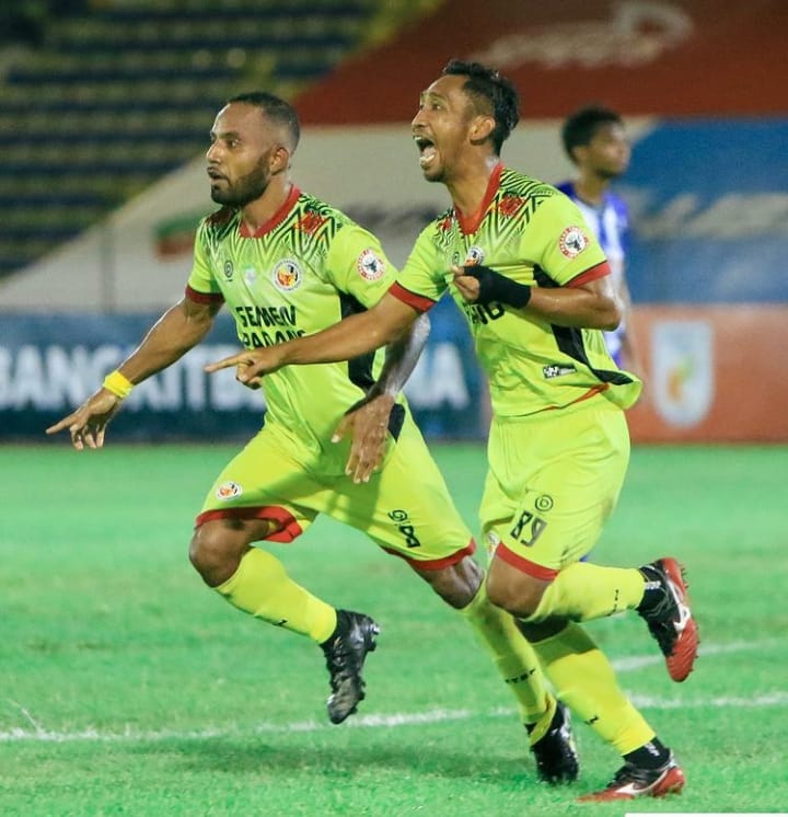Tri "Kalek" Rahmat Priadi, selebrasi usai mencetak gol penyeimbang ke gawang PSPS Riau, Rabu (3/11/2021).  Foto : @semenpadang.fc.