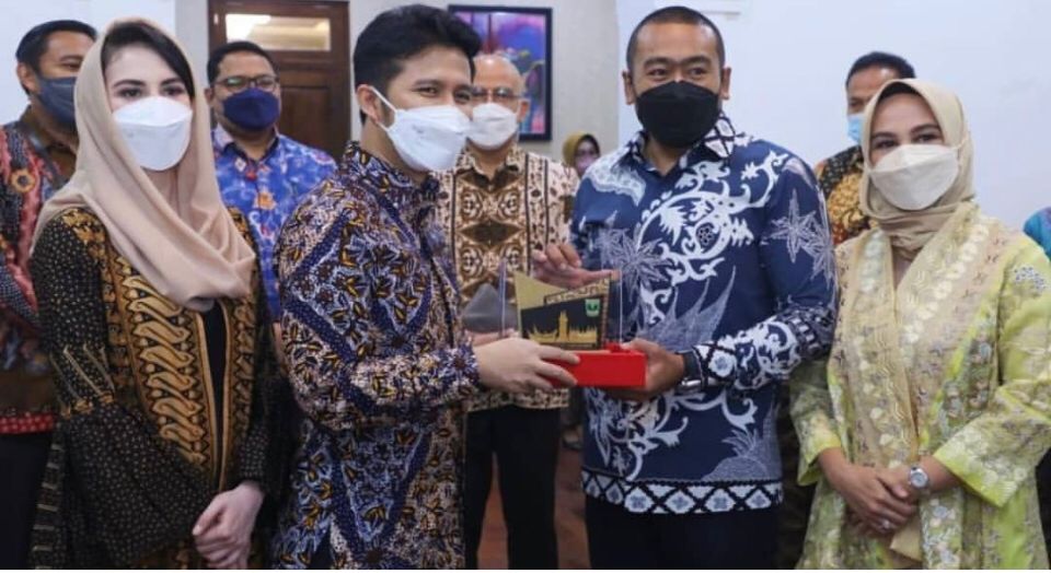Wakil Gubernur Sumbar, Audy Joinaldy, dalam kunjungan ke Jawa Timur.