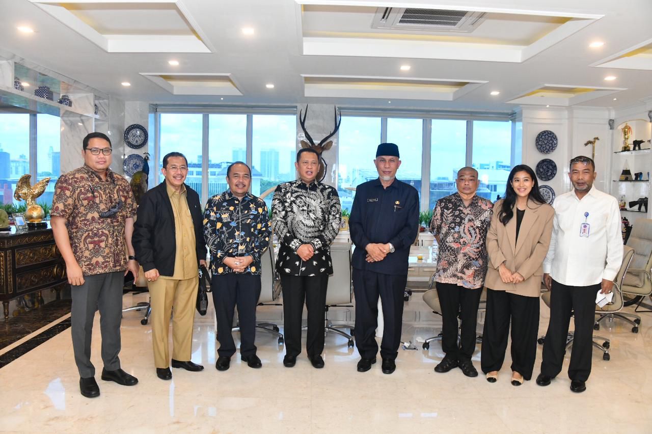 Gubernur Sumbar, Mahyeldi dan rombongan diterima Ketua MPR RI, RI Bambang Soesatyo, di Jakarta, Selasa (16/11/2021). 