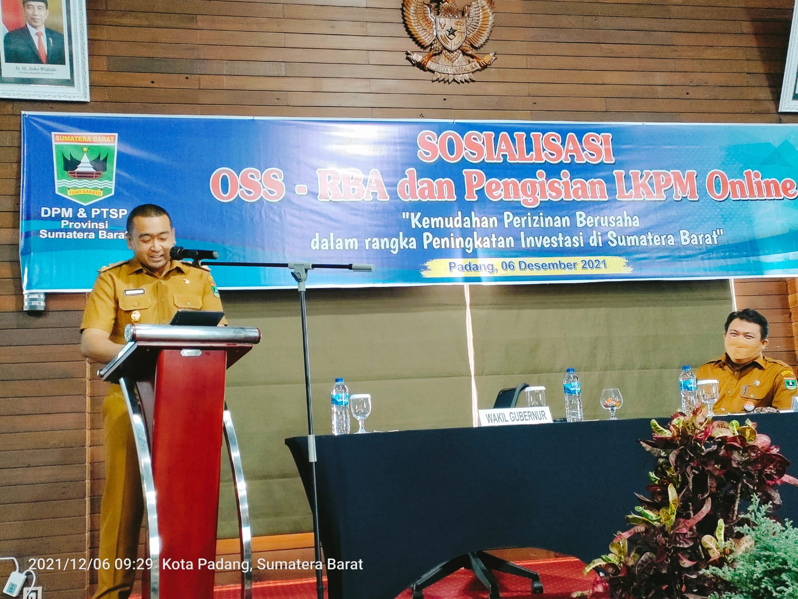 Wakil Gubernur Sumatera Barat (Sumbar) Audy Joinaldy menghadiri sosialisasi OSS-RBA di Padang, Senin (6/12/2021).
