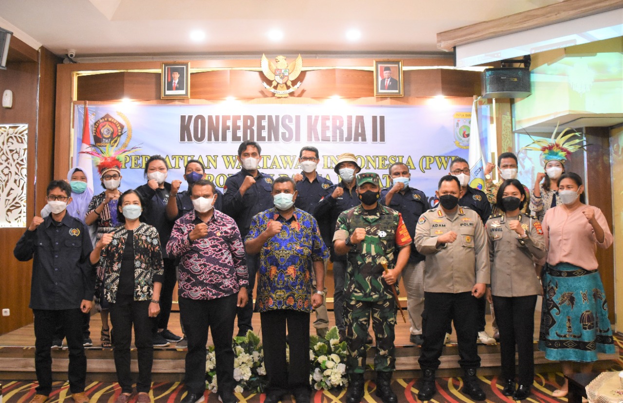Konferensi Kerja II PWI Papua Barat, dihadiri Gubernur, Pangdam XVIII/Kasuari, Mayjen TNI I Nyoman Cantiasa, Ketua Umum PWI Pusat, Atal S Depari, Jumat (10/12/2021).