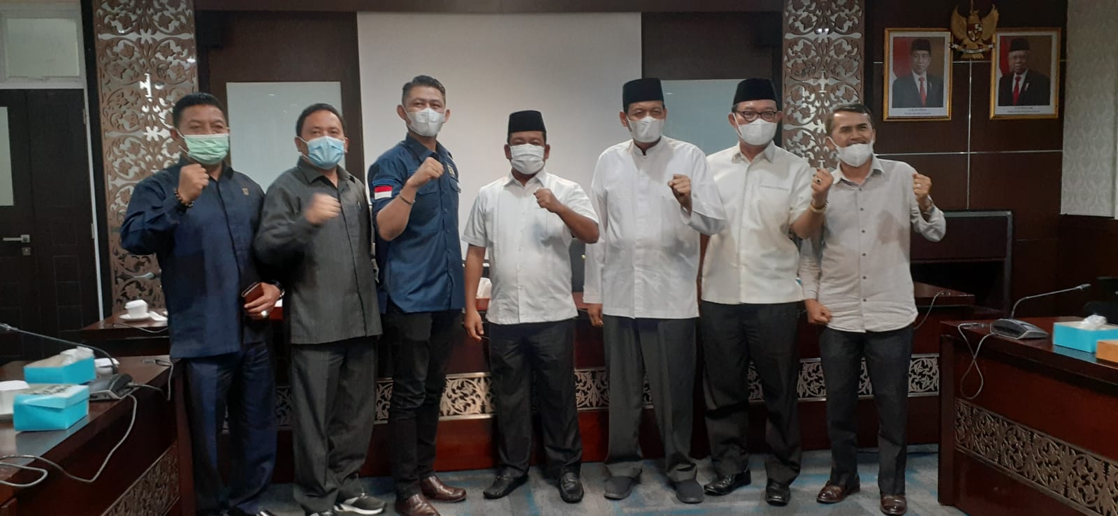 Komisi 4 DPRD Provinsi Riau berkunjung ke DPRD Sumbar, Jumat (17/12/2021).