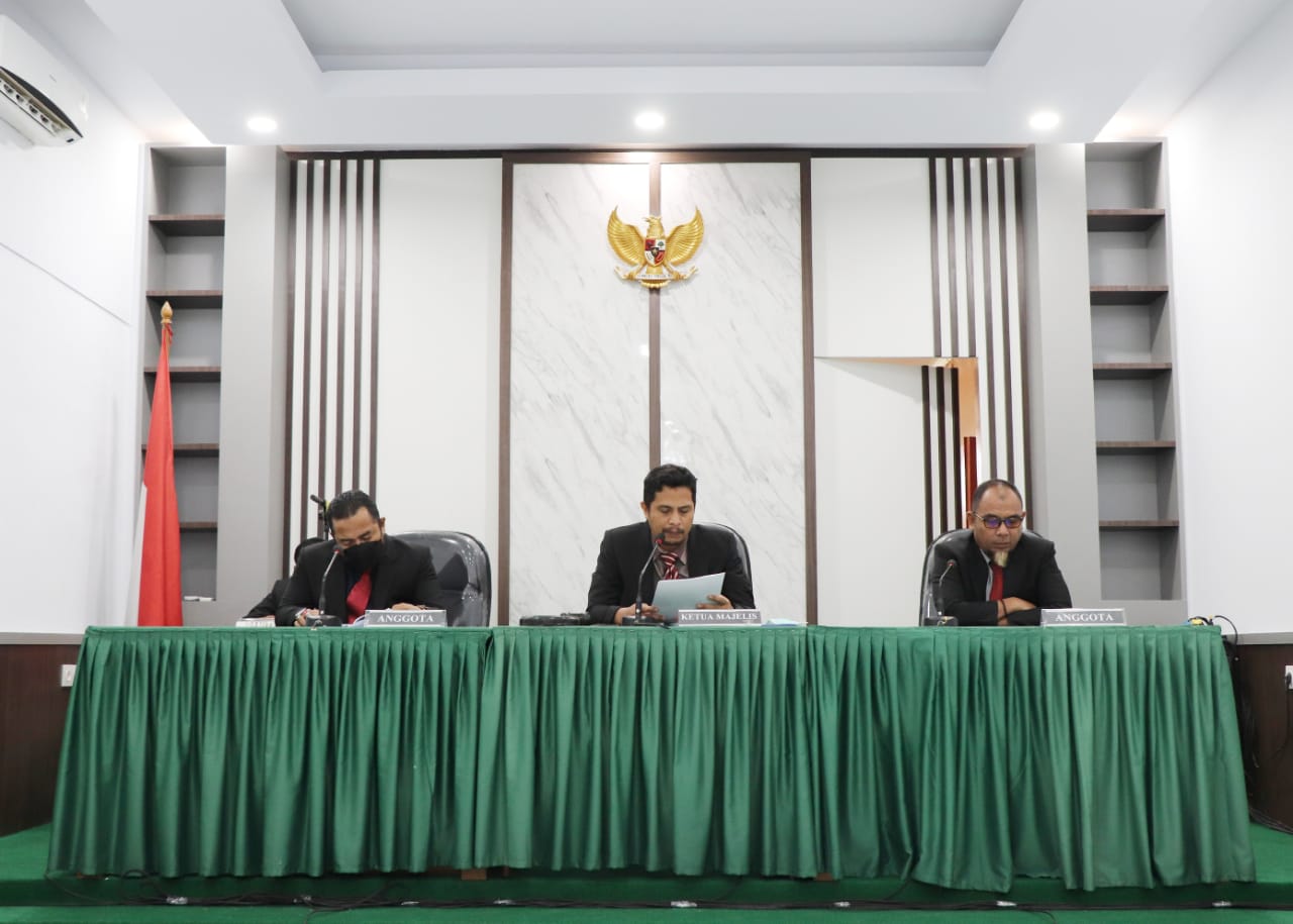 Ketua KISB, memimpin sidang Sengketa Informasi Publik, Kamis (13/1/2022).