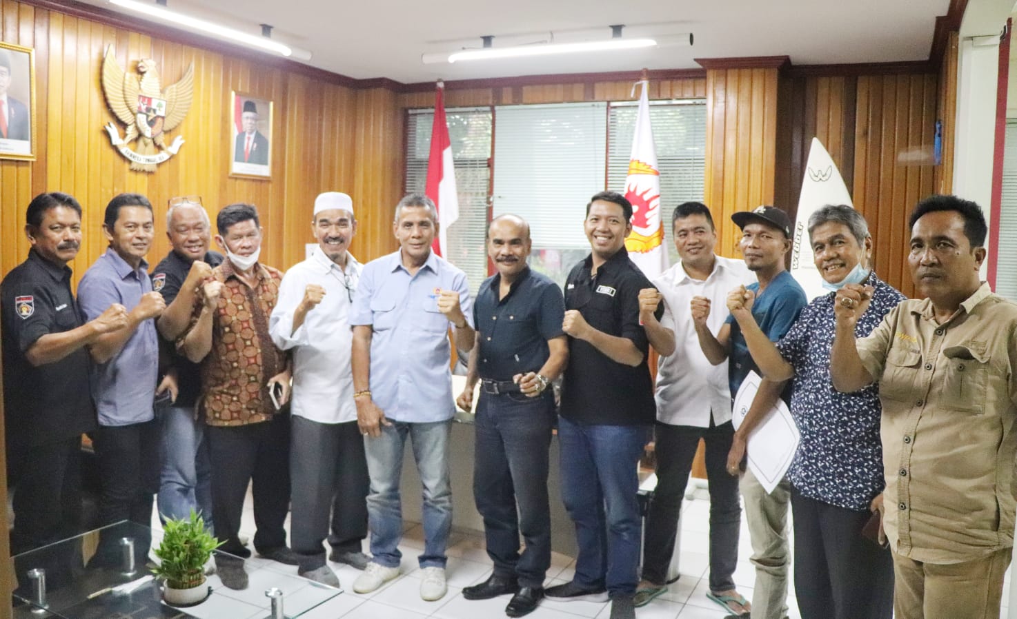 Silaturahmi pengurus PWI Sumbar dan KONI Sumbar, Senin (17/1/2022) di Padang.