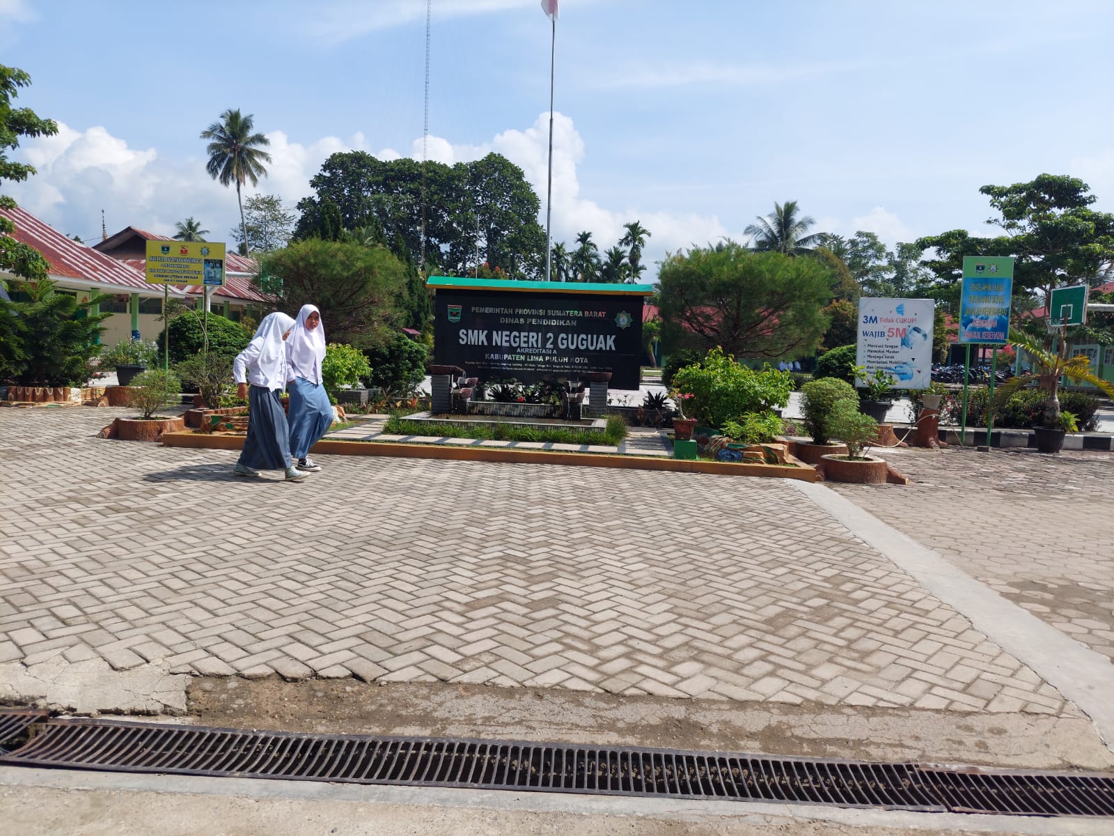 SMK 2 Guguak, kabupaten Limapuluh Kota, tampak makin asri, Selasa (15/2/2022).