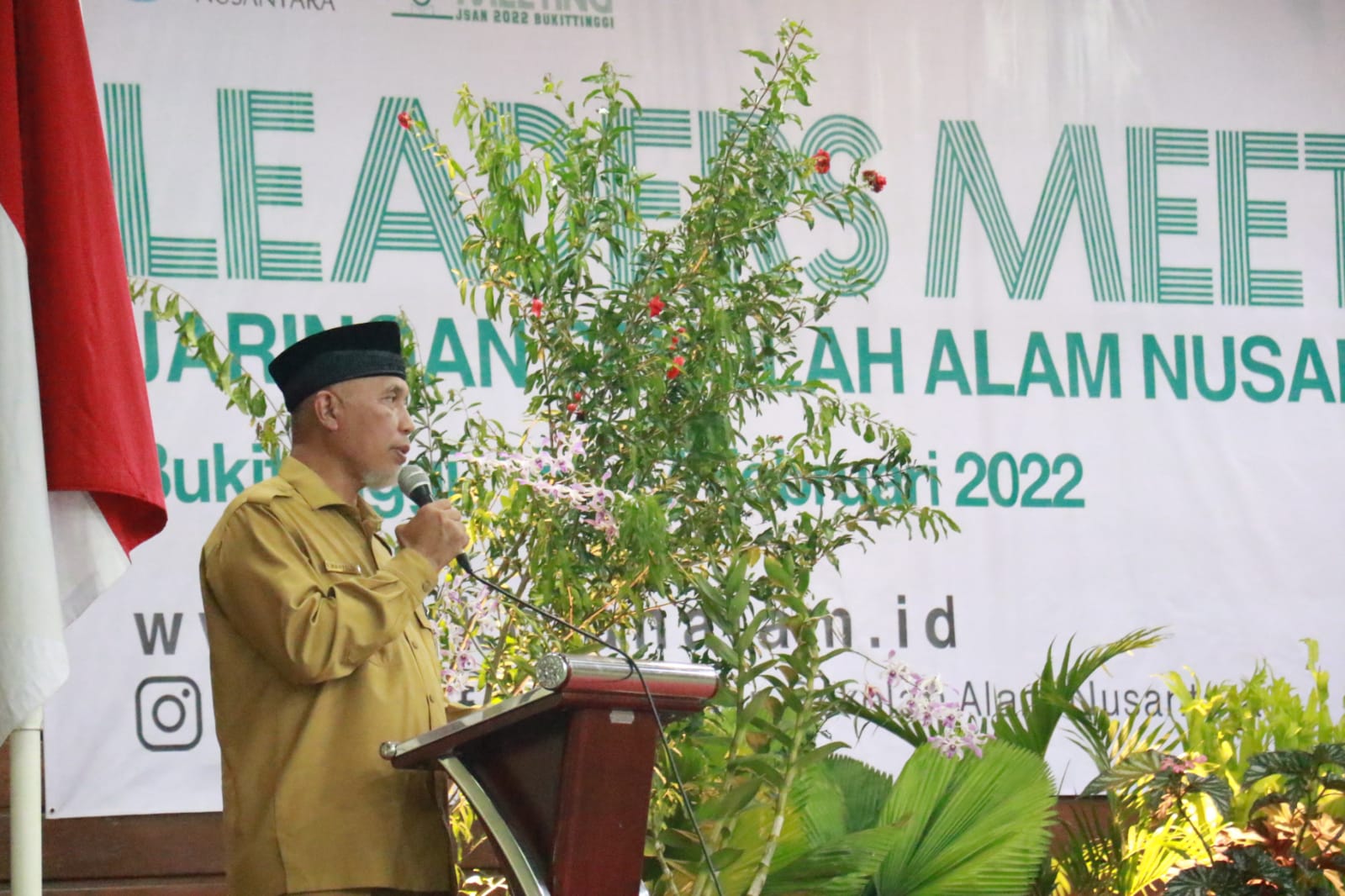 Gubernur Sumatera Barat, Buya Mahyeldi, mengapresiasi pertemuan para pengelola sekolah alam nusantara Leaders Meeting Jaringan Sekolah Alam Nusantara (JSAN) di Kota Bukittinggi, Selasa (15/2/2022).