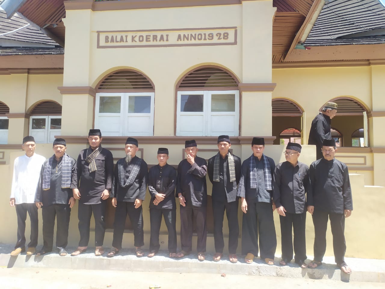 Pertemuan di Balai Adat Pakan Kurai, Minggu (20/2/2022), Niniak Mamak Kurai Limo Jorong mengeluarkan pernyataan sikap tegas kepada pemko Bukittinggi.