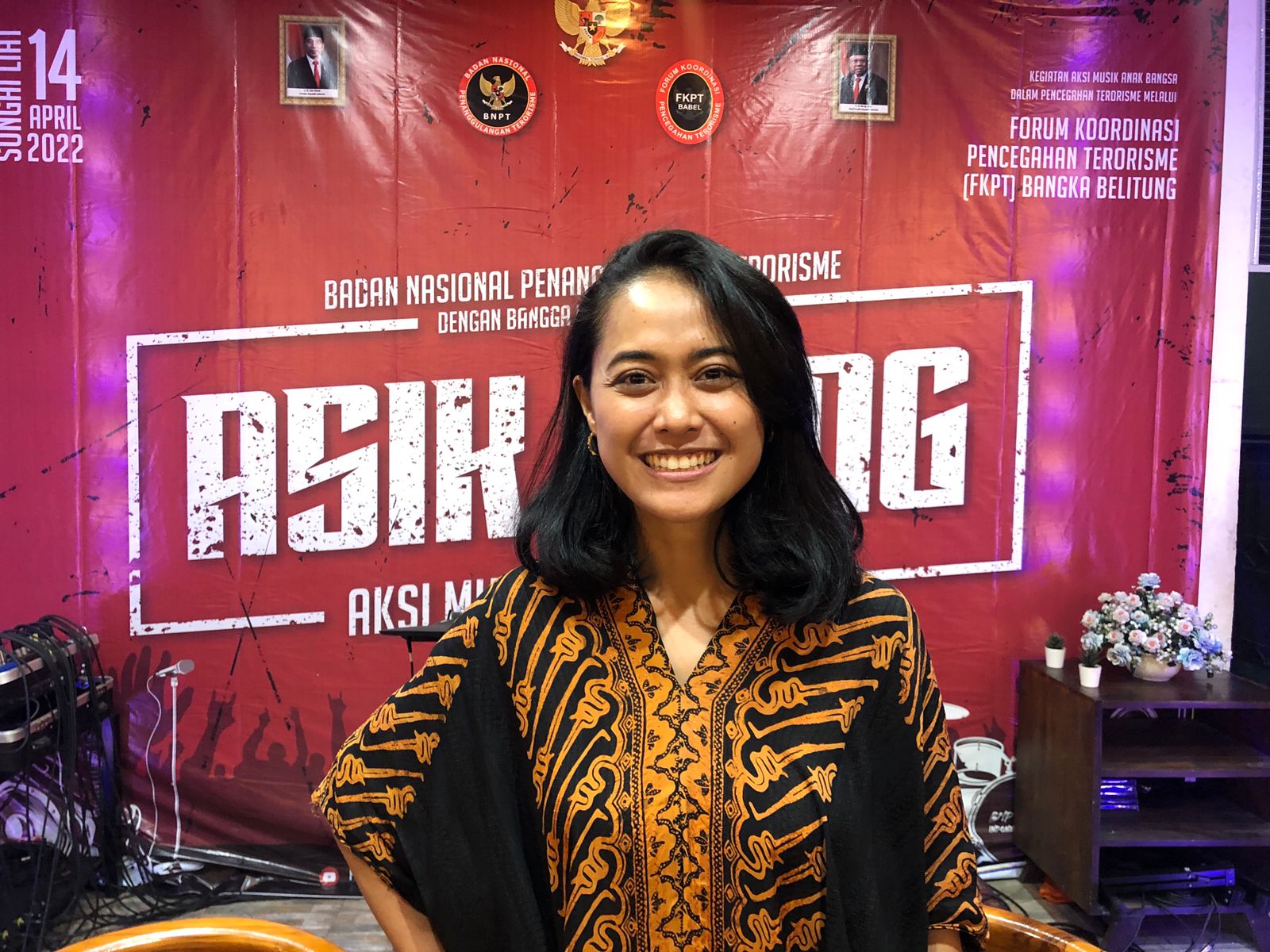 Annisa Putri Ayudya, narasumber BNPT dalam festival musik Asik Bang di Sungai Liat, Babel, Kamis (14/4/2022).