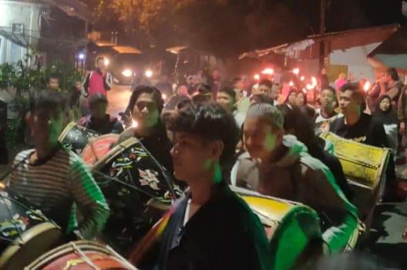 Kegiatan pawai malam takbiran digelar anak Nagari Gunuang.