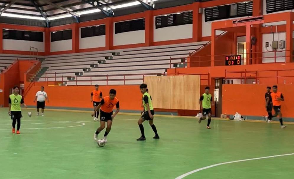 Pemain Rafehly FC Saat Uji Coba Venue di GOR Sasana Krida Raga Satria Purwekerto, Senin (11/07/2022)