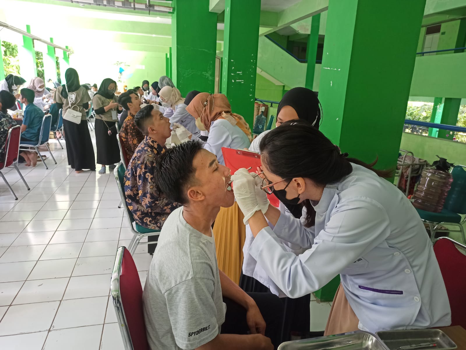 Pemeriksaan gigi gratis bagi mahasiswa baru Unand, Sabtu (16/9/2022) di kampus hijau, Padang.