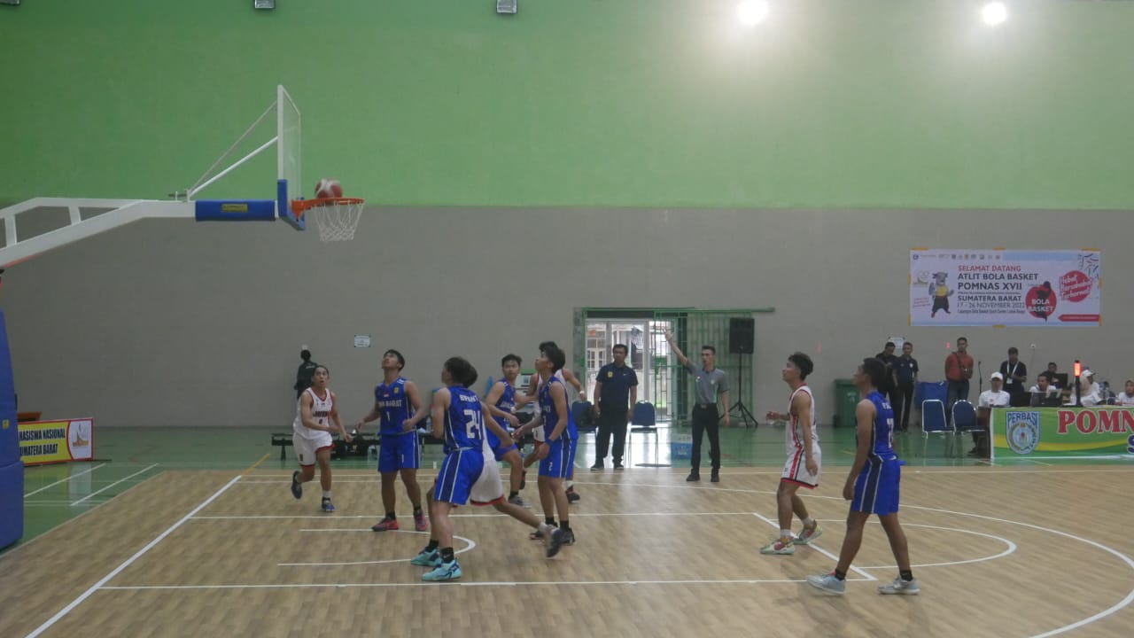 Tim Basket Jabar versus Jateng