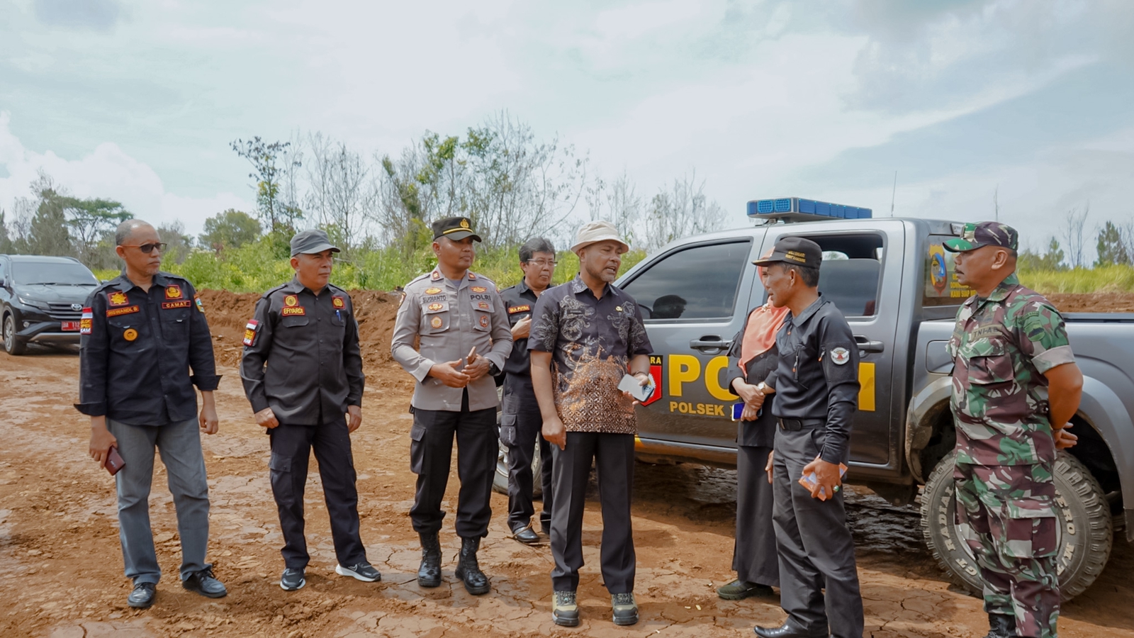 Peninjauan lapangan melihat batas wilayah kabupaten Solok dan Tanah Datar, Kamis (5/1/2023).