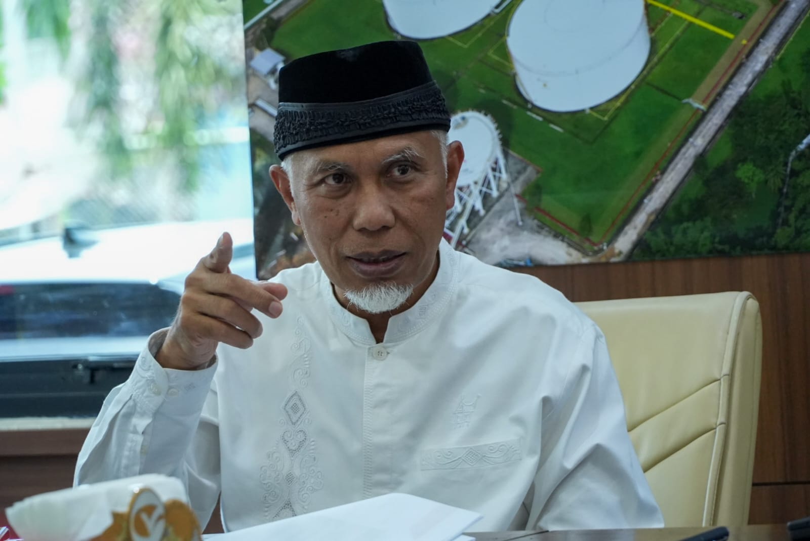 Gubernur Sumbar Mahyeldi, menyorot peminta-minta di simpang dan jalanan. Foto ist.