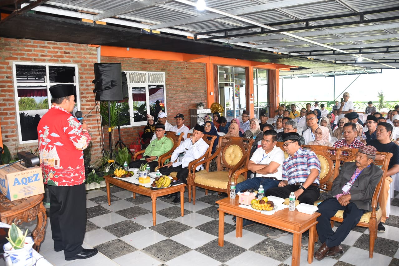 Bupati Agam, Dr H Andri Warman saat membuka Mubes Hasempe