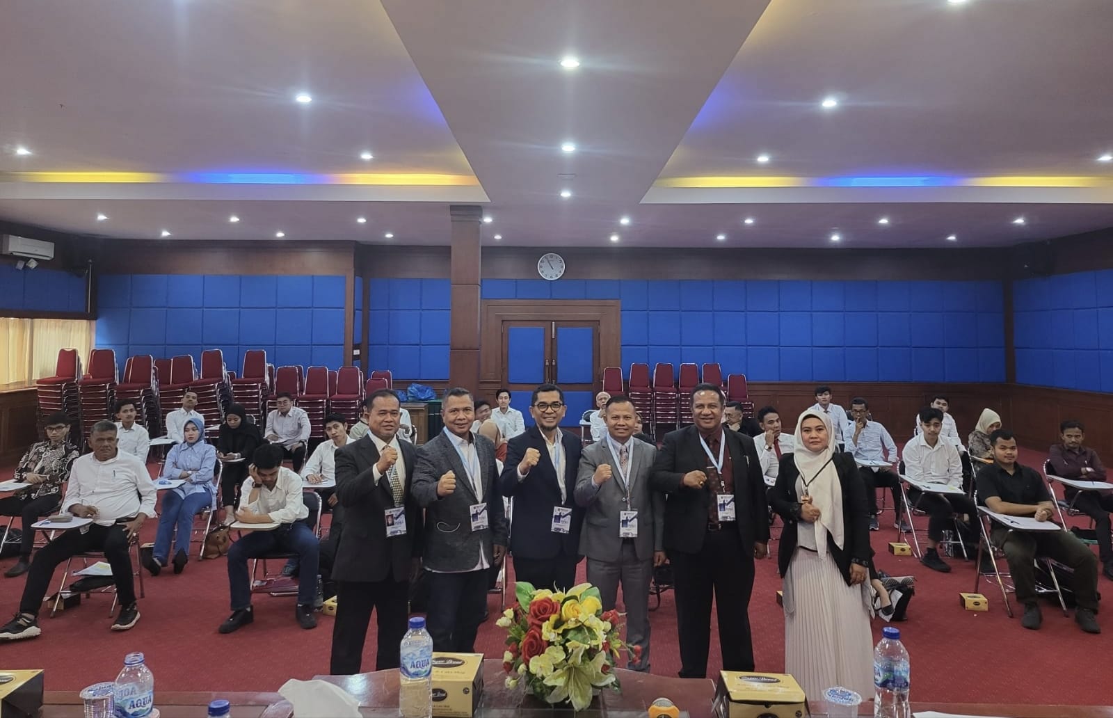 Panitia dan pengamat Ujian Profesi Advokat dari Peradi Padang, Bukittinggi dan Sumbar, Sabtu (17/6/2023). Foto ist.