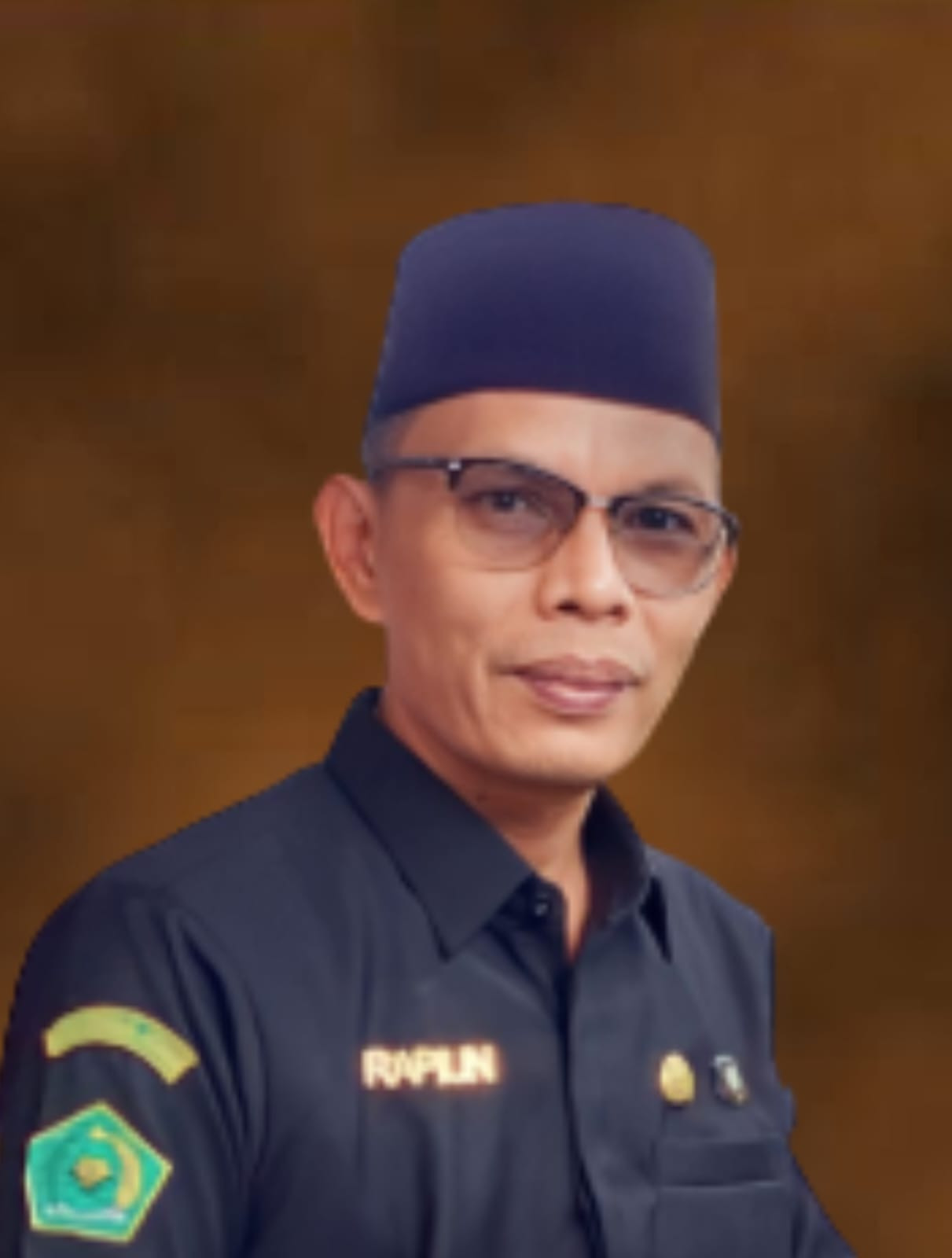 Rapiun salah seorang penyuluh agama Islam dari Kementerian Agama Kota Padang  Sumatera  Barat. Foto Zardi.