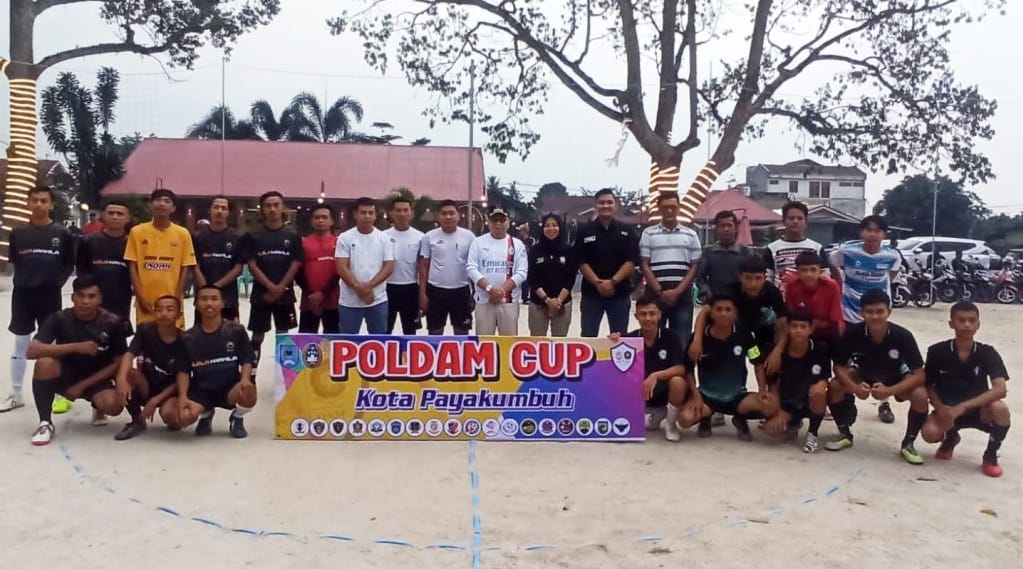 Pj Walikota Payakumbuh, Jasman membuka Open Tournament Futsal Poldam Cup 1 dilapangan Futsal Petto Kelurahan Padang Tangah Balai Nan Duo, Kecamatan Payakumbuh Barat, Minggu (15/10/2023).