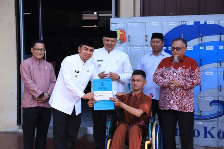 Firdaus juara 1 Lomba TIK Nasional terima uang pembinaan dari Pemko Solok