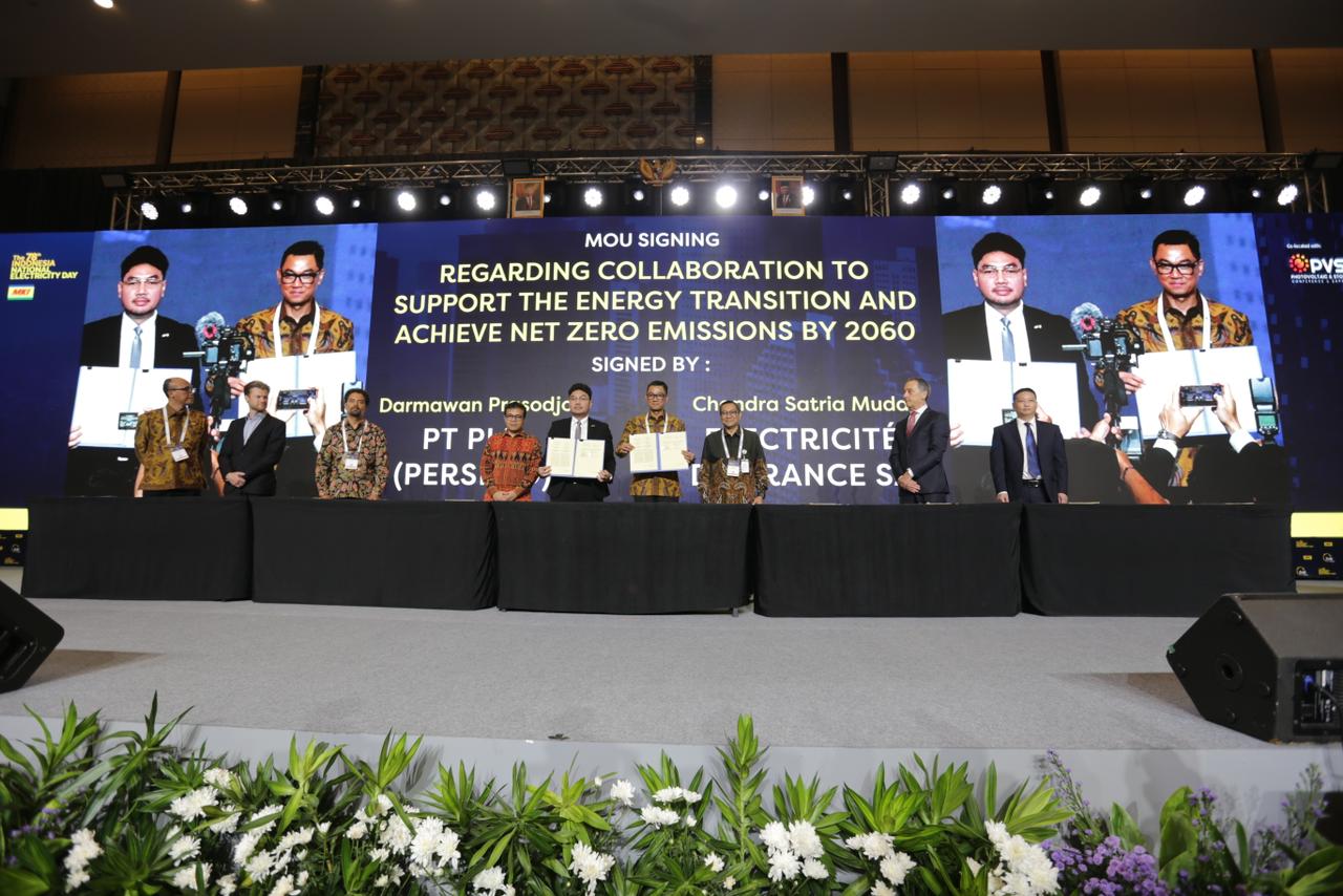 Prosesi penandatanganan MoU antara PLN dan 5 perusahaan energi dan kelistrikan terkemuka dunia yaitu PT Hitachi Sakti Energy Indonesia, Electricite de France SA (EDF), GE Vernova, The Danish Energy Agency dan China Southern Power Grid International (HK) C