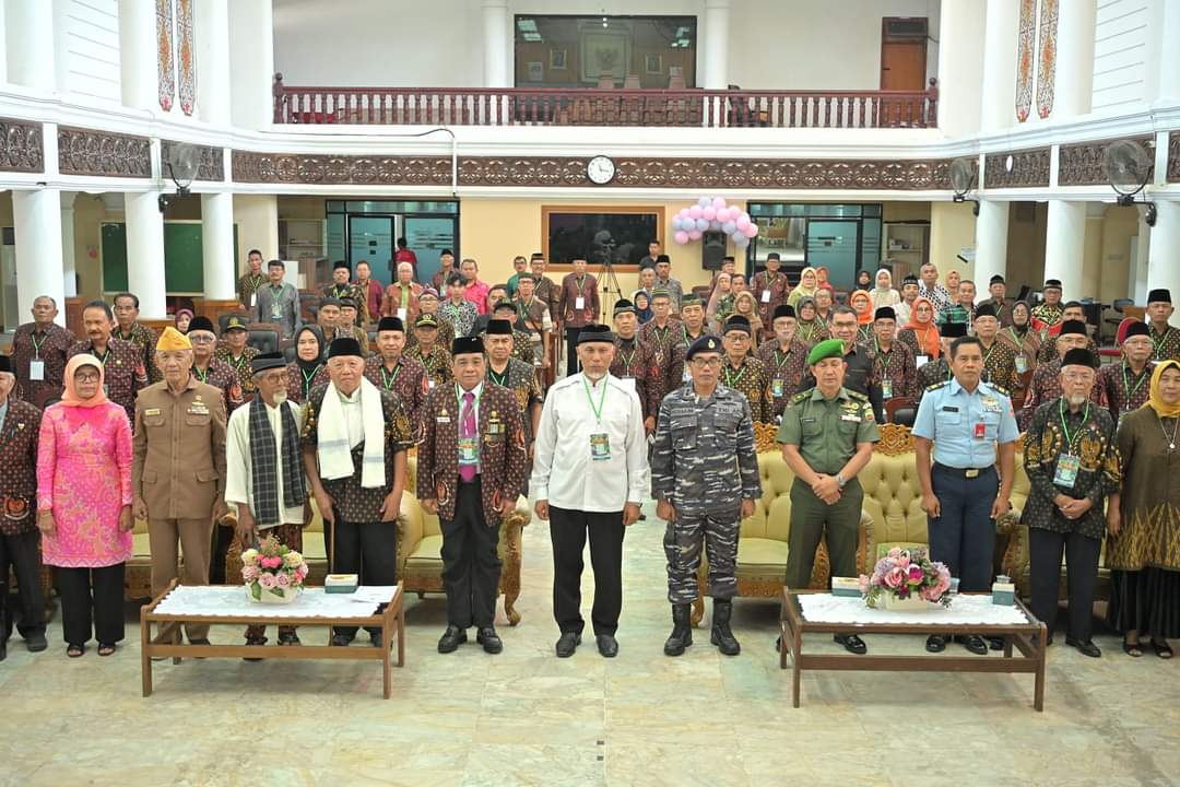 Gubernur Sumatera Barat Mahyeldi terpilih aklamasi menjadi Ketua Dewan Harian Daerah Badan Pembudayaan Kejuangan ( DHD-BPK- 45) Sumbar periode 2023-2028. Foto Adpsb. 