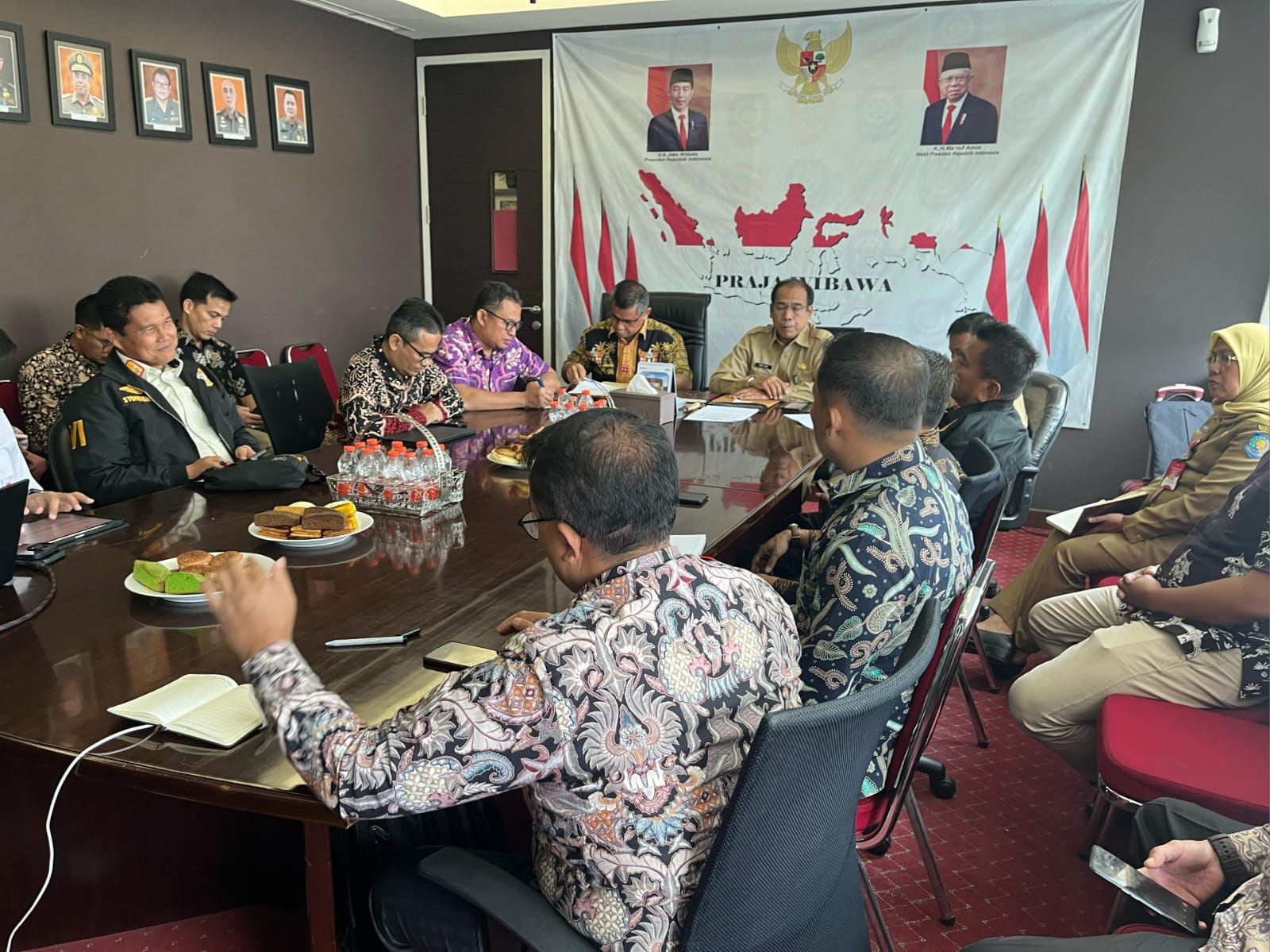 Panitia pusat dan daerah menggelar rapat bersama di Kantor Kemendagri, Jakarta, Senin (5/2/2024). Foto Adpsb.