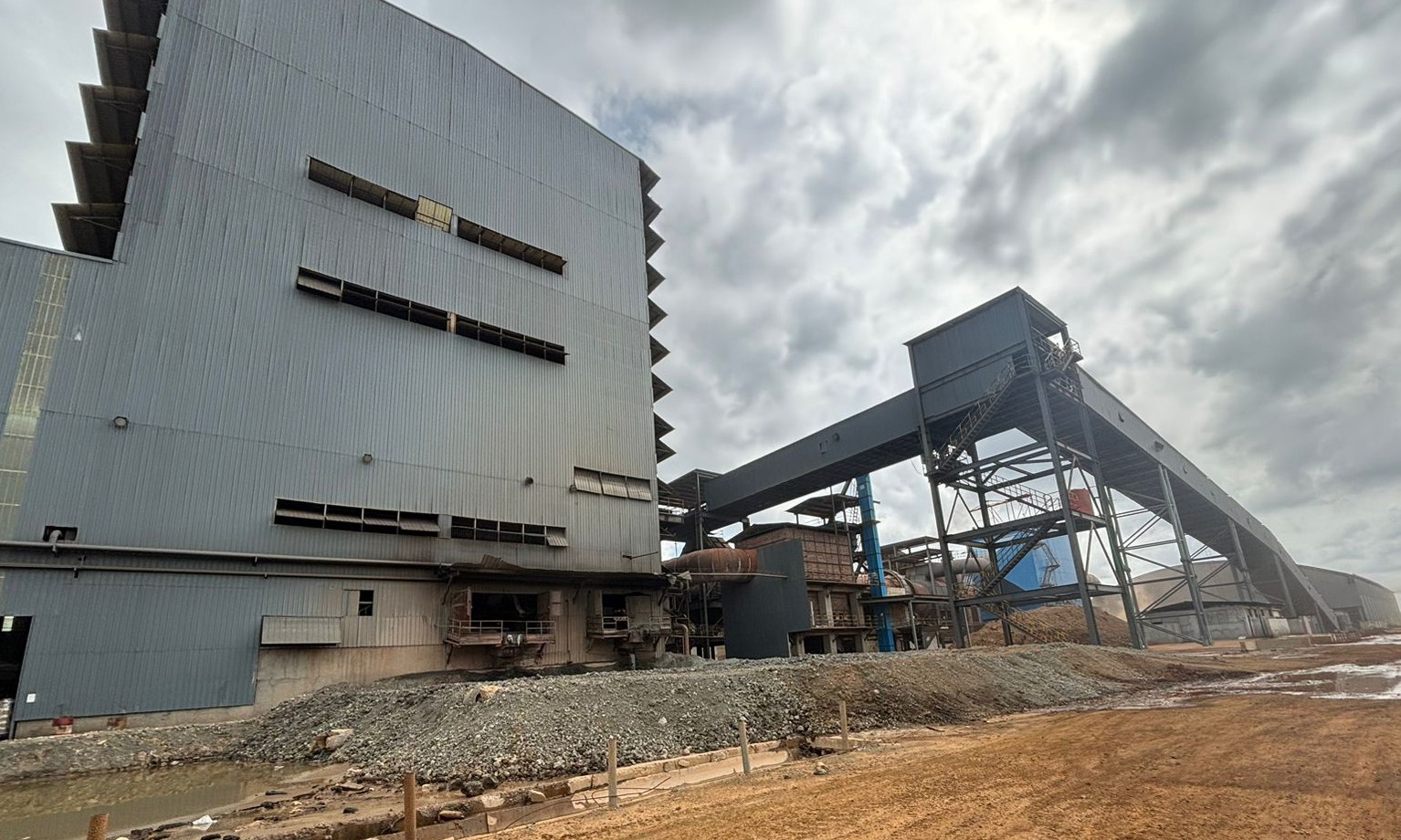 Kawasan produksi PT Kalimantan Ferro Industry yang berlokasi di Kutai Kartanegara, Kalimantan Timur