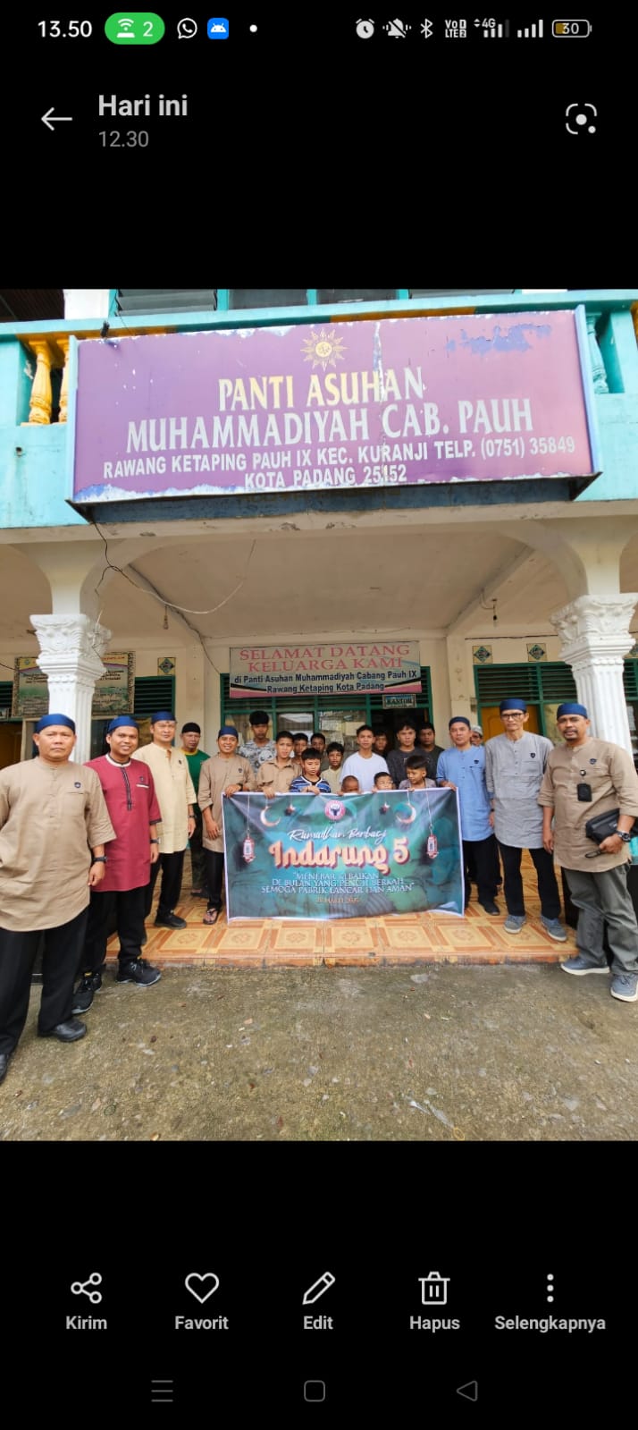 Meningkatkan ukhuwah islamiyah di Bulan Suci Ramadan, karyawan Pabrik Indarung IV, V dan VI PT Semen Padang melakukan anjangsana ke tiga panti asuhan di Kota Padang