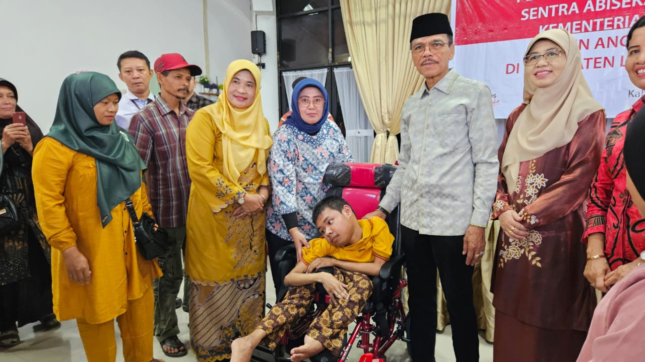 Bupati Safaruddin Dt. Bandaro Rajo mengapresiasi dan mengucapkam terima kasih kepada Kemensos RI yang telah menyalurkan bantuan Atensi melalui Sentra Abiseka Pekanbaru.