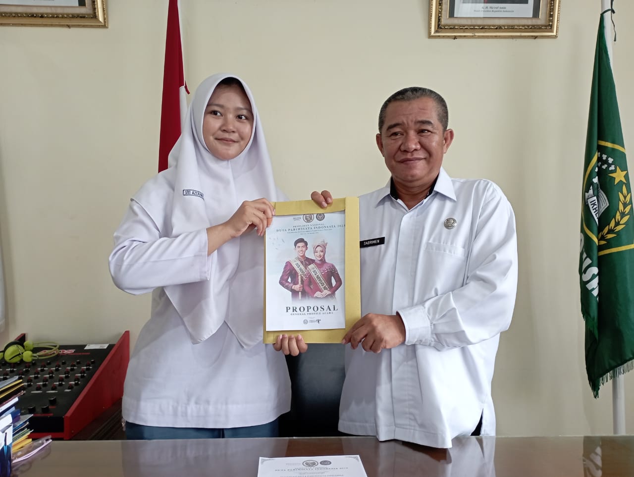 Siti Azzahra Avika bersama Kepaek Sabrimen. 